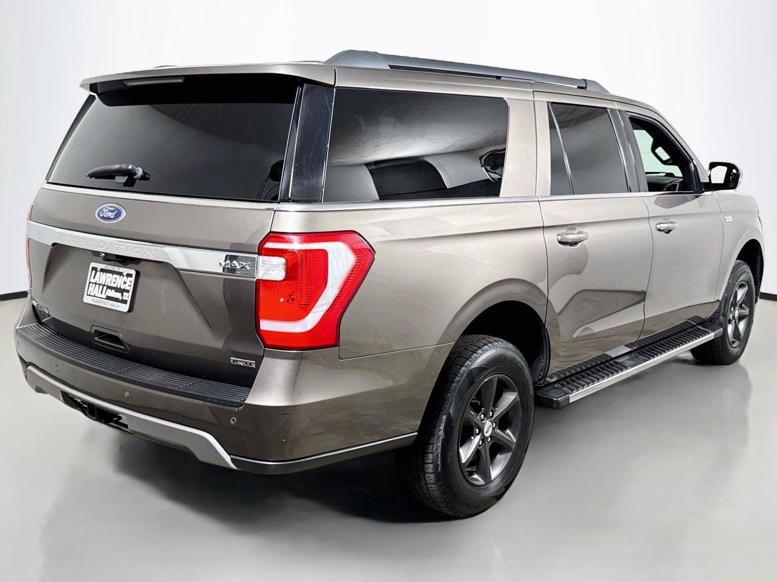 Used 2019 Ford Expedition Max XLT w/ Equipment Group 202A AWD/4WD image 4