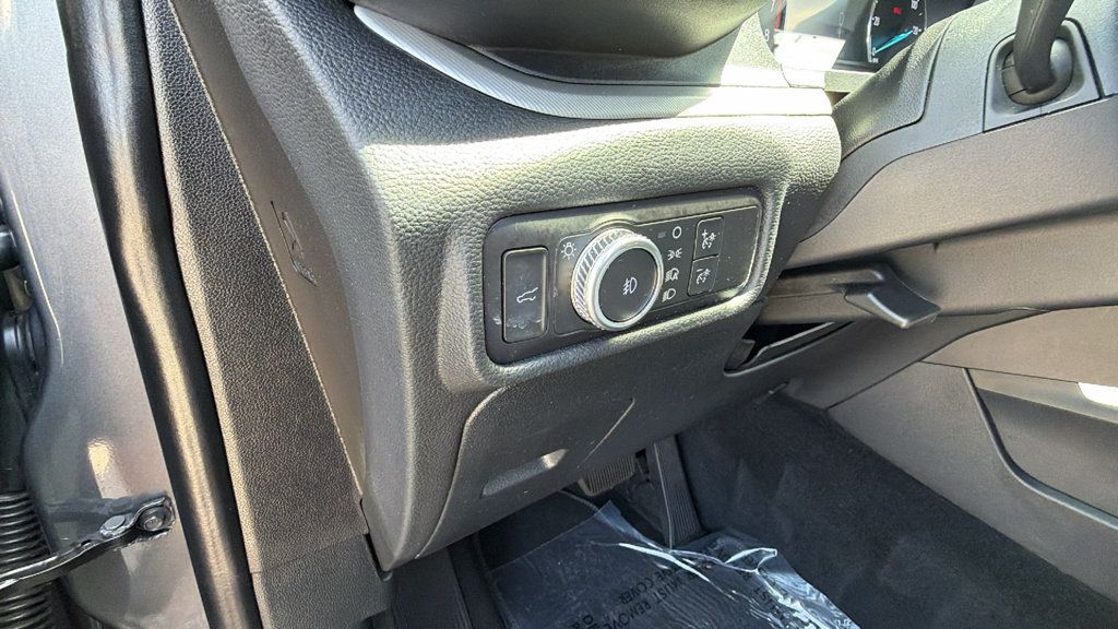 Used 2021 Ford Explorer XLT w/ Equipment Group 202A RWD image 15
