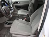 Used 2017 Chrysler Pacifica Touring image 5