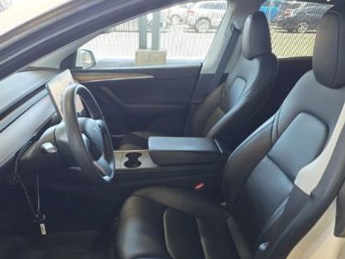 Used 2023 Tesla Model Y Long Range AWD/4WD image 3