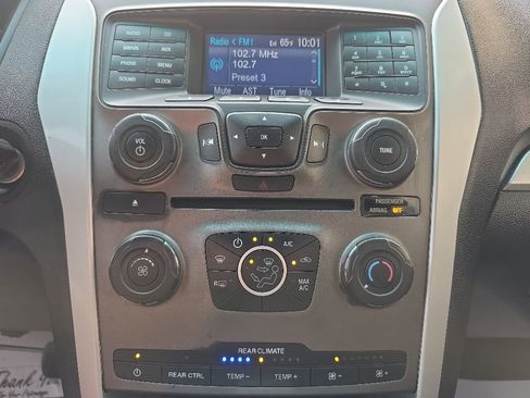 Used 2014 Ford Explorer XLT AWD/4WD image 19
