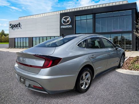 Used 2021 Hyundai Sonata SE FWD image 3
