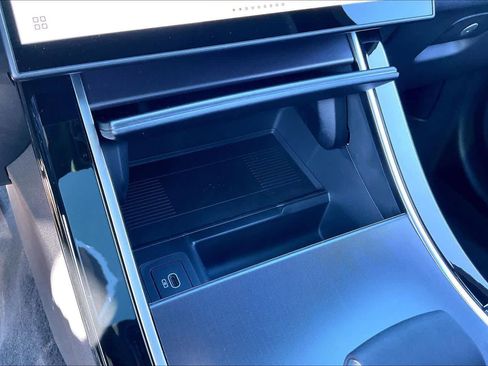 New 2026 Land Rover Range Rover Velar Dynamic SE image 23