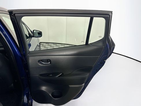 Used 2021 Nissan Leaf SV w/ SV Technology Package image 28