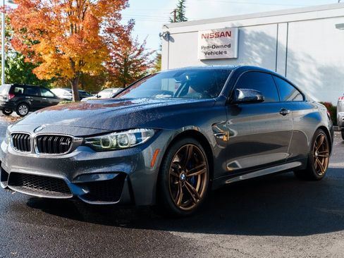 Used 2018 BMW M4 Coupe image 3