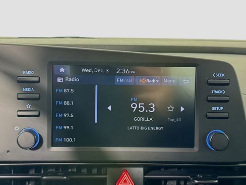 Certified 2025 Hyundai Elantra Sport image 14