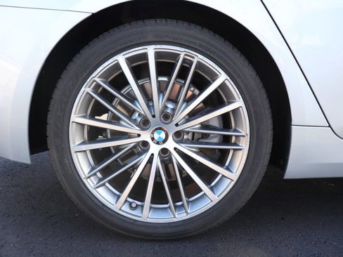 Used 2017 BMW 530i image 11