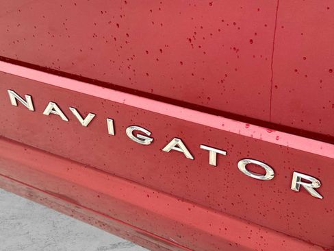 Used 2015 Lincoln Navigator 4WD image 12