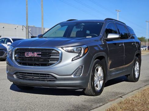 Used 2019 GMC Terrain SLE w/ Driver Convenience Package image 3