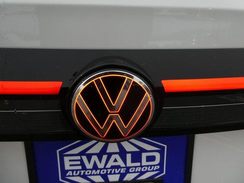 New 2026 Volkswagen Taos SEL AWD/4WD image 16