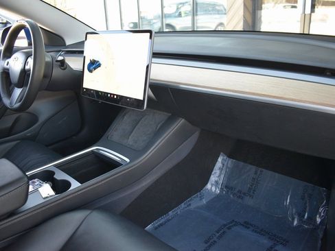 Used 2021 Tesla Model 3 Standard Range Plus image 20