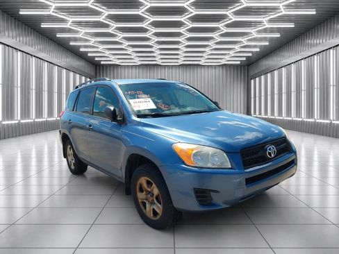 Used 2012 Toyota RAV4 4WD w/ Value Pkg image 2