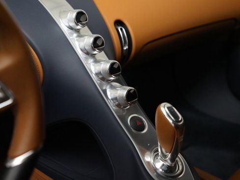 Used 2020 Bugatti Chiron image 16