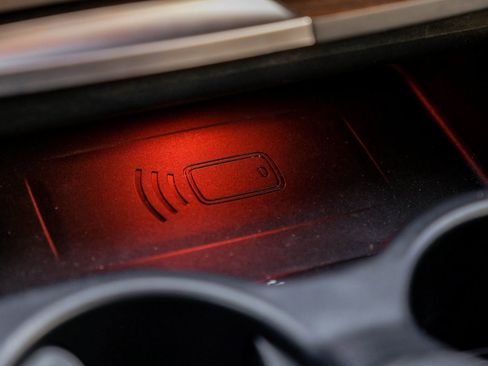 Used 2023 BMW 530i xDrive w/ Executive Package image 32