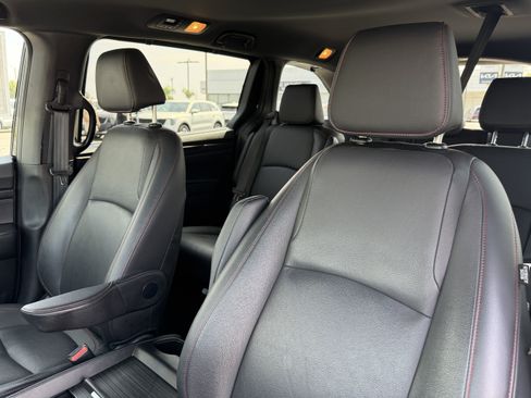 Used 2024 Honda Odyssey Sport image 17