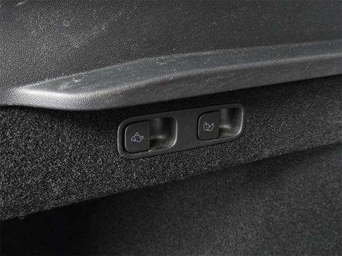 Used 2023 Tesla Model Y Performance image 22