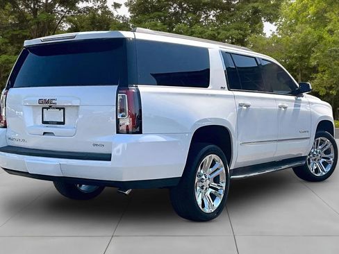Used 2019 GMC Yukon XL SLT w/ Premium Edition image 2