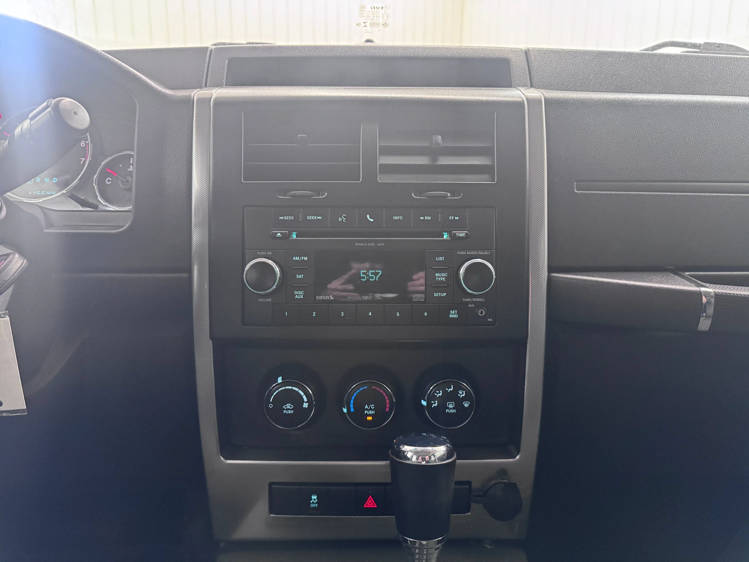 Used 2011 Jeep Liberty Sport RWD image 17