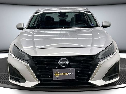 Used 2023 Nissan Altima 2.5 SV AWD/4WD image 2