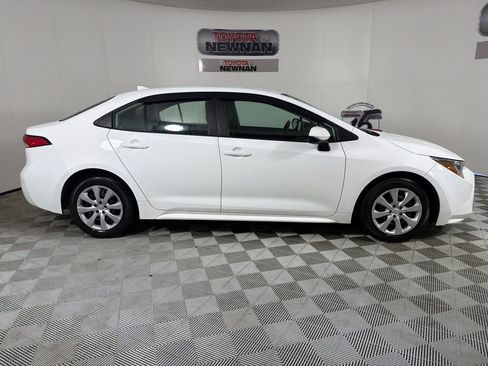 Used 2023 Toyota Corolla LE FWD image 2