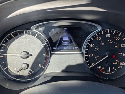 Used 2017 Nissan Pathfinder Platinum w/ Family Entertainment Package image 13