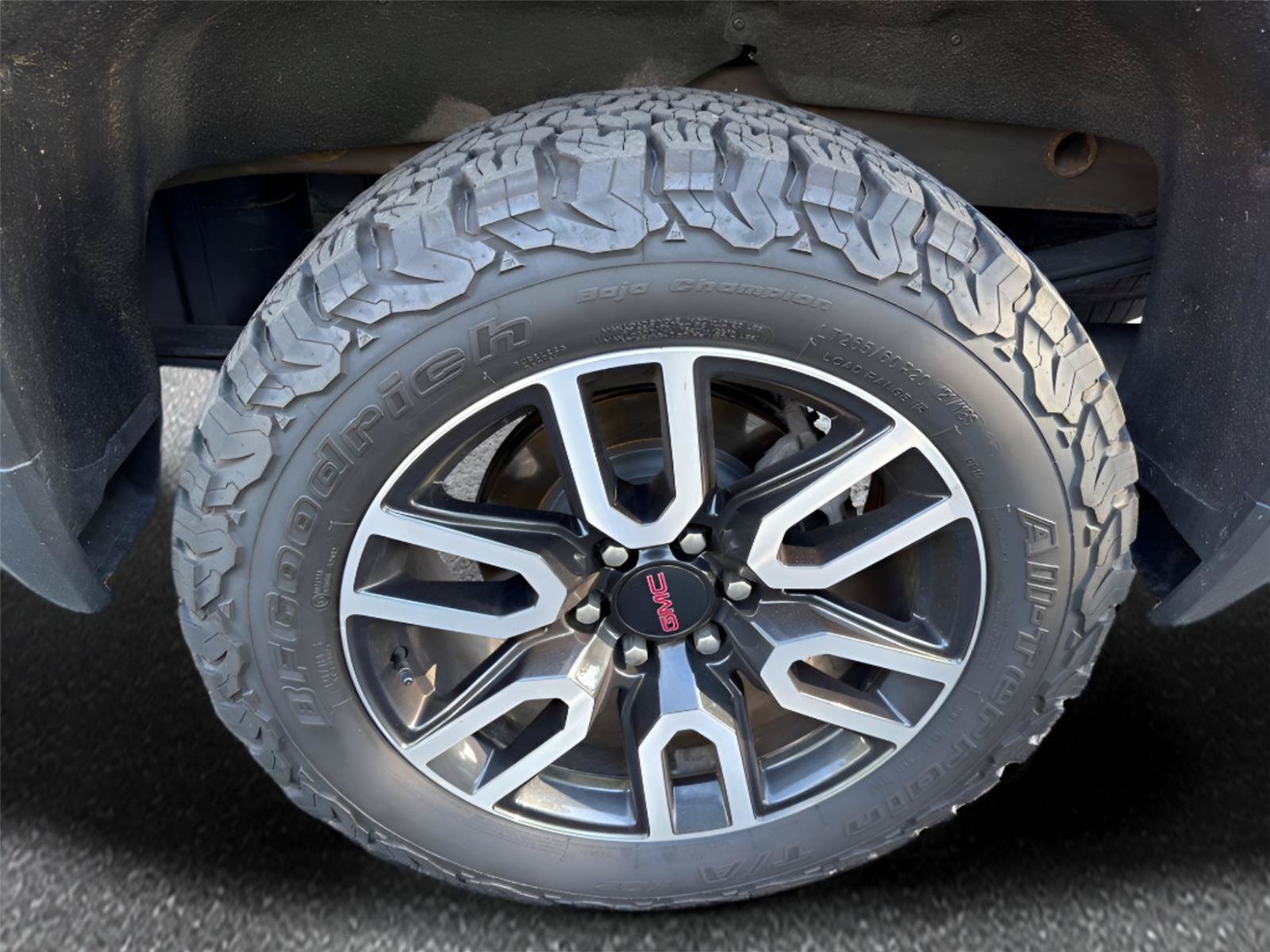 Certified 2022 GMC Sierra 1500 AT4 w/ AT4 Premium Package AWD/4WD image 10