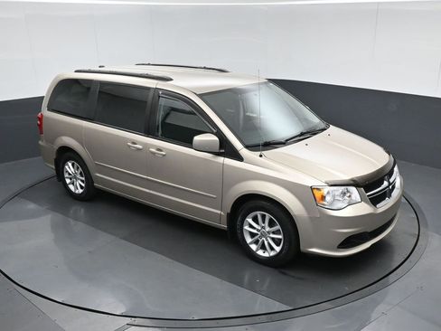 Used 2016 Dodge Grand Caravan SXT w/ Rear Park Assist Package image 65
