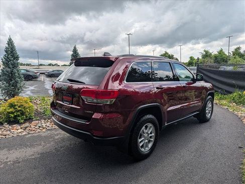 Used 2018 Jeep Grand Cherokee Laredo AWD/4WD image 5