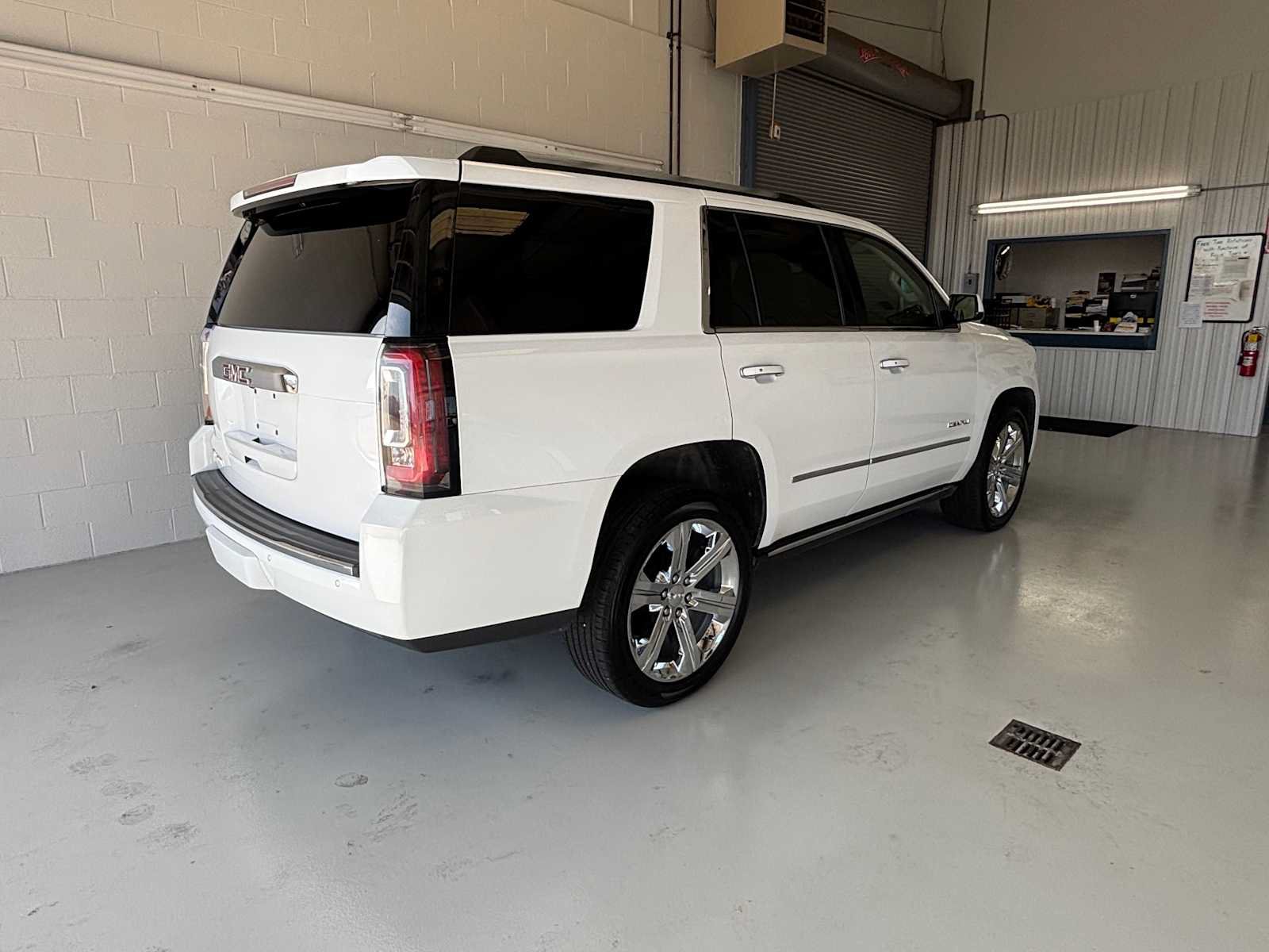 Used 2019 GMC Yukon Denali w/ Denali Ultimate Package AWD/4WD image 9