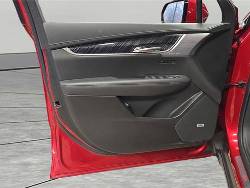 Used 2025 Cadillac XT6 Premium Luxury image 26