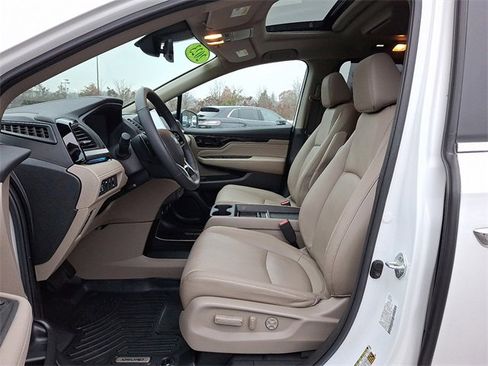 Used 2023 Honda Odyssey Touring image 16