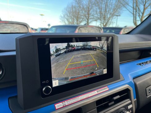 Used 2025 Toyota Tacoma TRD Off-Road image 24