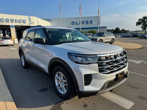 New 2026 Ford Explorer Active AWD/4WD image 1