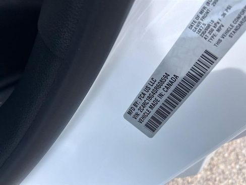 Used 2025 Chrysler Pacifica Select w/ Fav Edition Package image 22