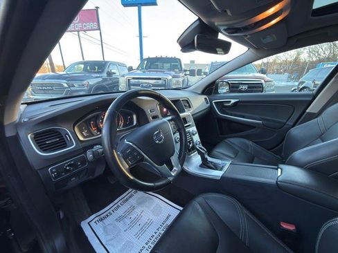 Used 2017 Volvo S60 T5 Dynamic w/ Vision Package image 22