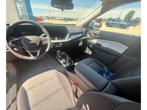 New 2026 Chevrolet Trax LT w/ Driver Confidence Package image 12