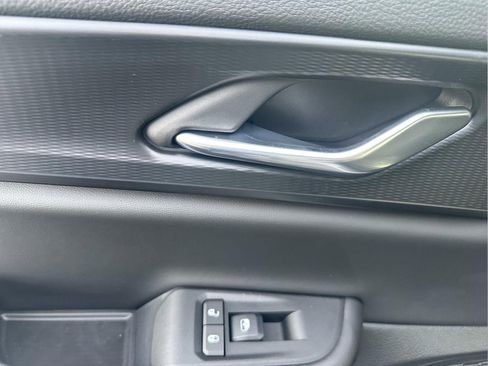 New 2025 Jeep Grand Cherokee L Altitude image 32