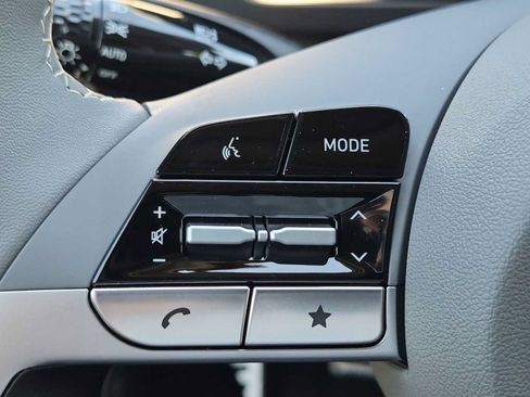 New 2026 Hyundai Elantra SEL Sport FWD image 23