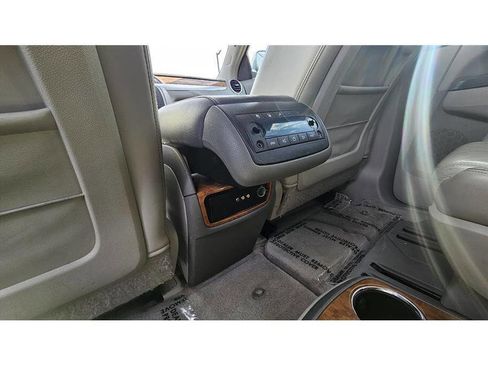 Used 2009 Buick Enclave CXL w/ Entertainment Package #4 image 24