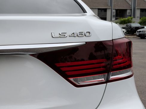 Used 2015 Lexus LS 460 RWD image 9