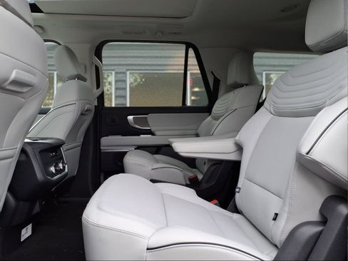 New 2025 Ford Expedition Max Platinum w/ Platinum Ultimate Package image 7