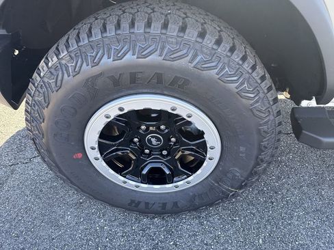 New 2025 Ford Bronco 2-Door w/ Sasquatch Package AWD/4WD image 11