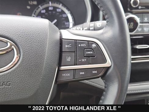 Used 2022 Toyota Highlander XLE image 24