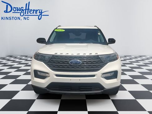 Used 2022 Ford Explorer XLT w/ Equipment Group 202A RWD image 8