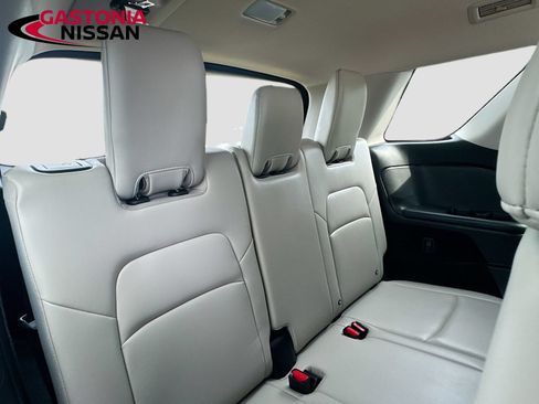 Used 2026 Nissan Pathfinder SL FWD image 36