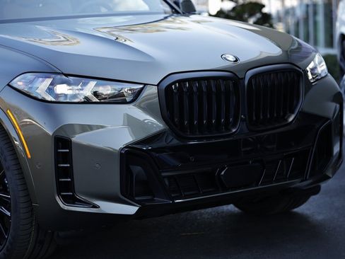 New 2026 BMW X5 xDrive40i w/ M Sport Package image 2