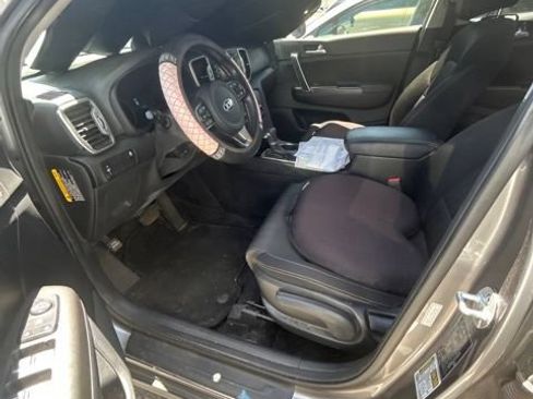 Used 2017 Kia Sportage LX FWD image 2