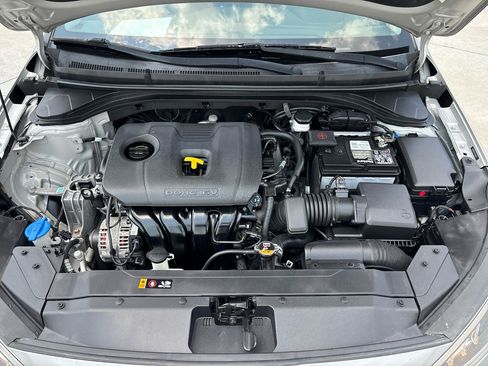 Used 2020 Hyundai Elantra SEL w/ Cargo Package (C1) FWD image 10