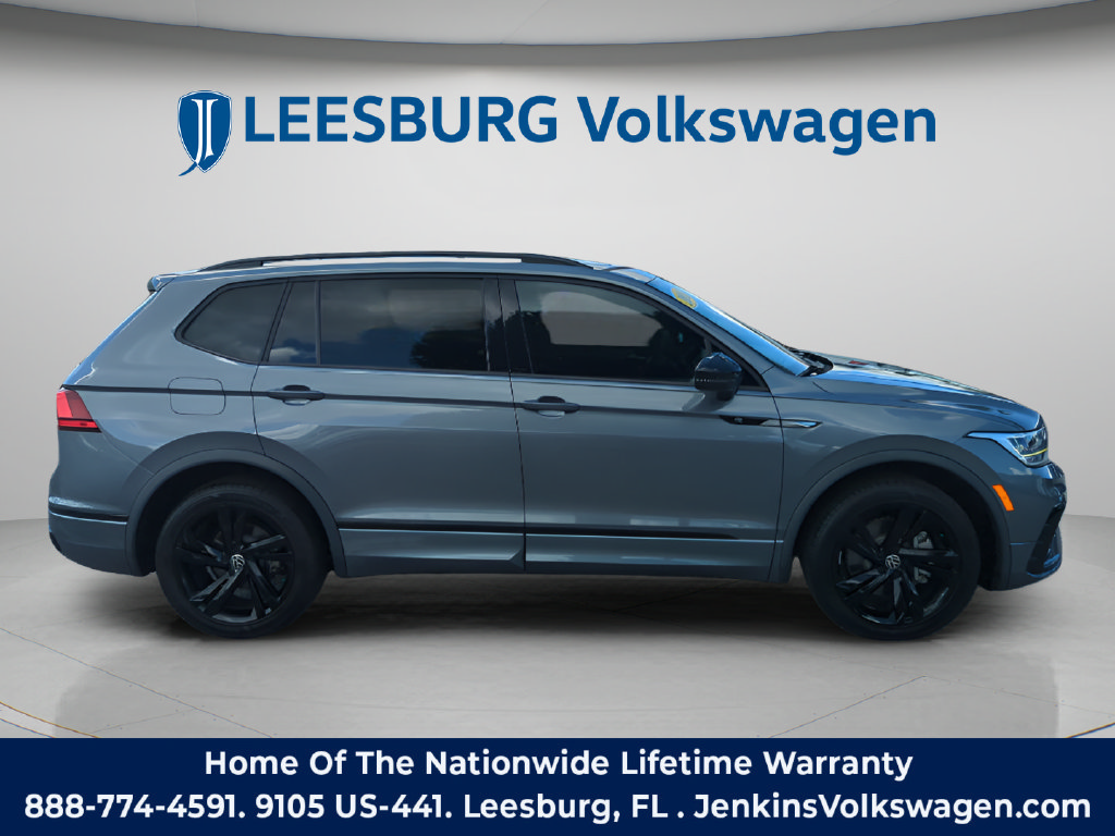 Used 2023 Volkswagen Tiguan SE R-Line FWD image 3
