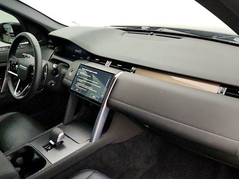 Used 2025 Land Rover Discovery Sport Dynamic SE image 27